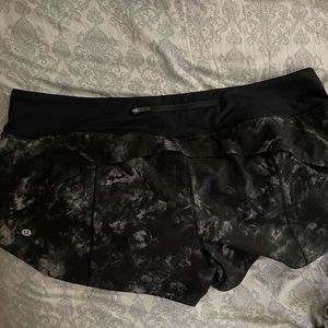 Lululemon speed up shorts 2.5inch